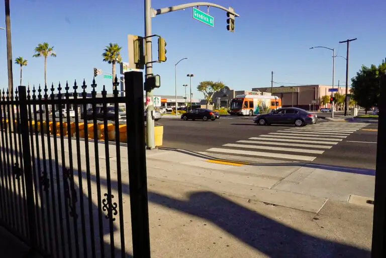 OFICINA EAST L.A